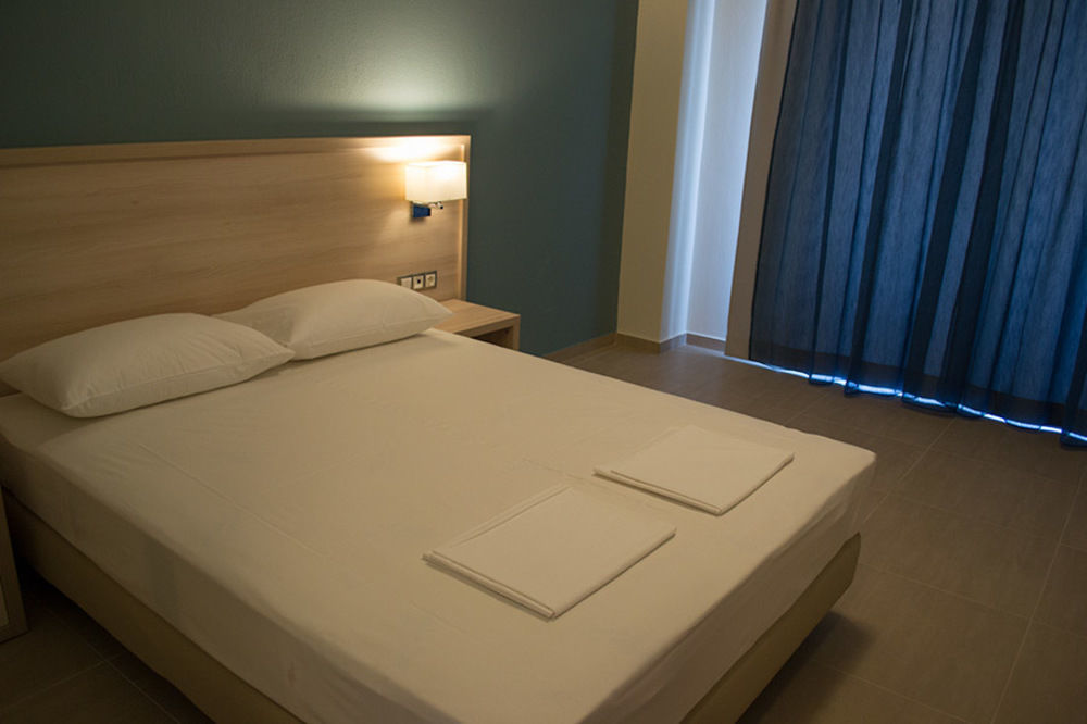 Alarzo Rooms Paralia Katerinis Ngoại thất bức ảnh